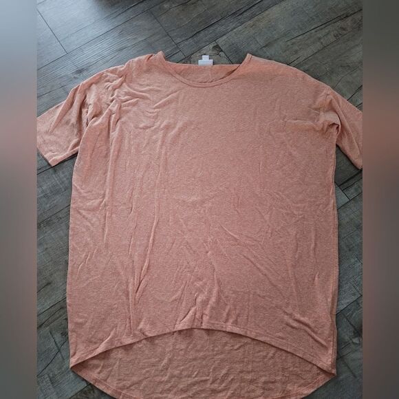 Lularoe Irma Tunic‎ - Picture 1 of 2
